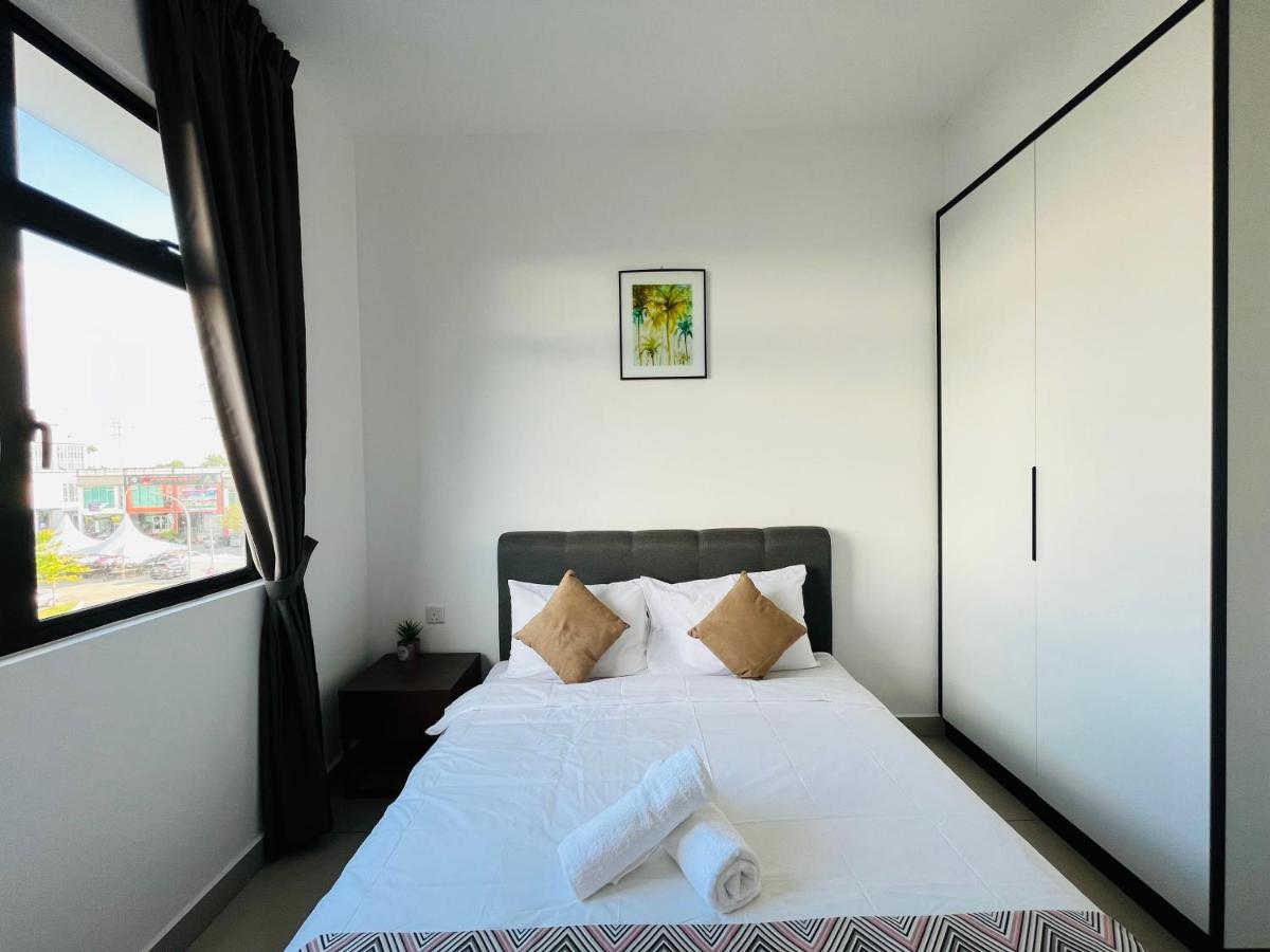 Villa Desaru Johor By Glex Extérieur photo