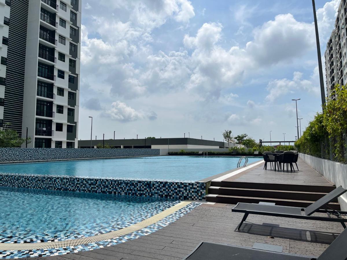 Villa Desaru Johor By Glex Extérieur photo